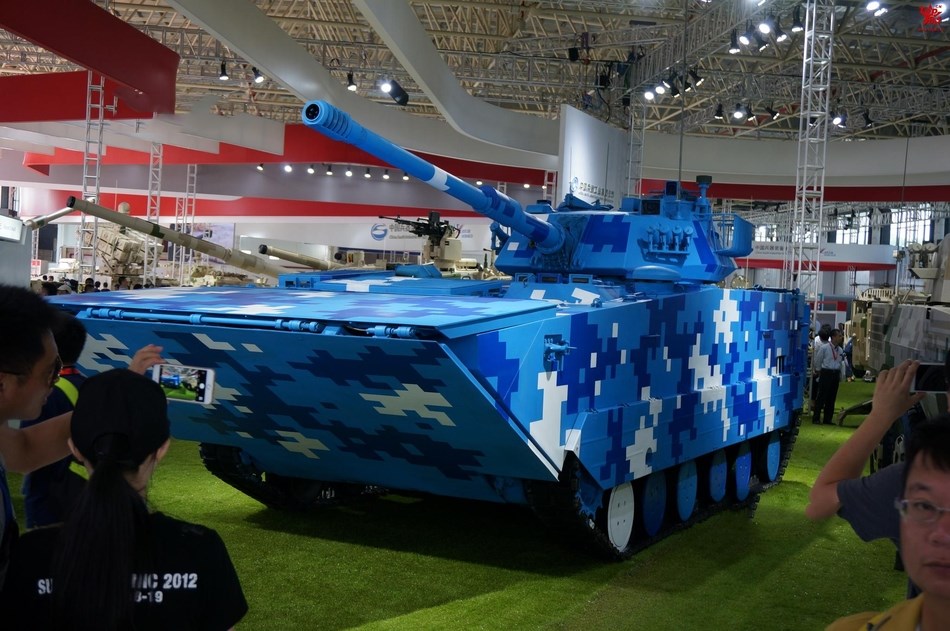 装备规模碾压美军!中国两栖战车蓝精灵迷彩太亮眼