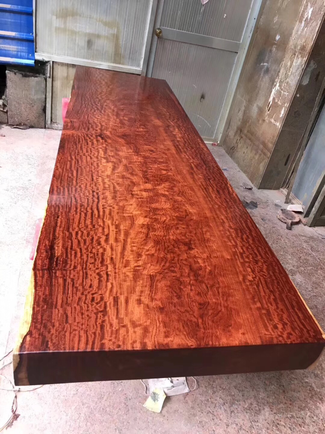 缅甸花梨水波纹大板