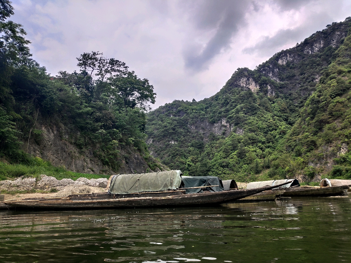 贵州凯里清水江沿岸风光,仿佛一幅传统的山水国画