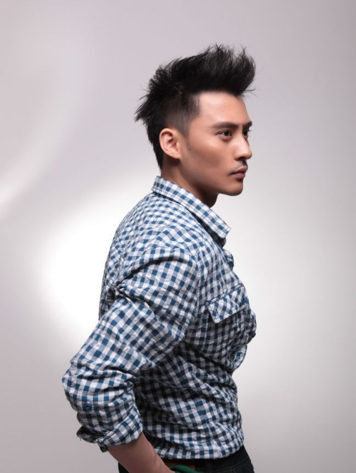 刘珂,1993年8月18日出生于江西省南昌市,中国内地男歌手,毕业于四川