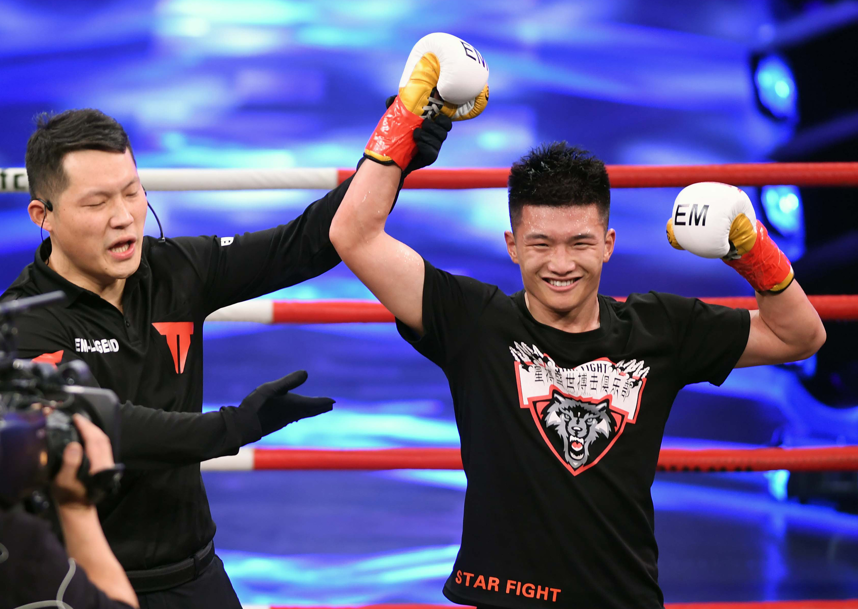 (体育)(5)搏击——峨眉传奇年终总决赛超级赛赛况