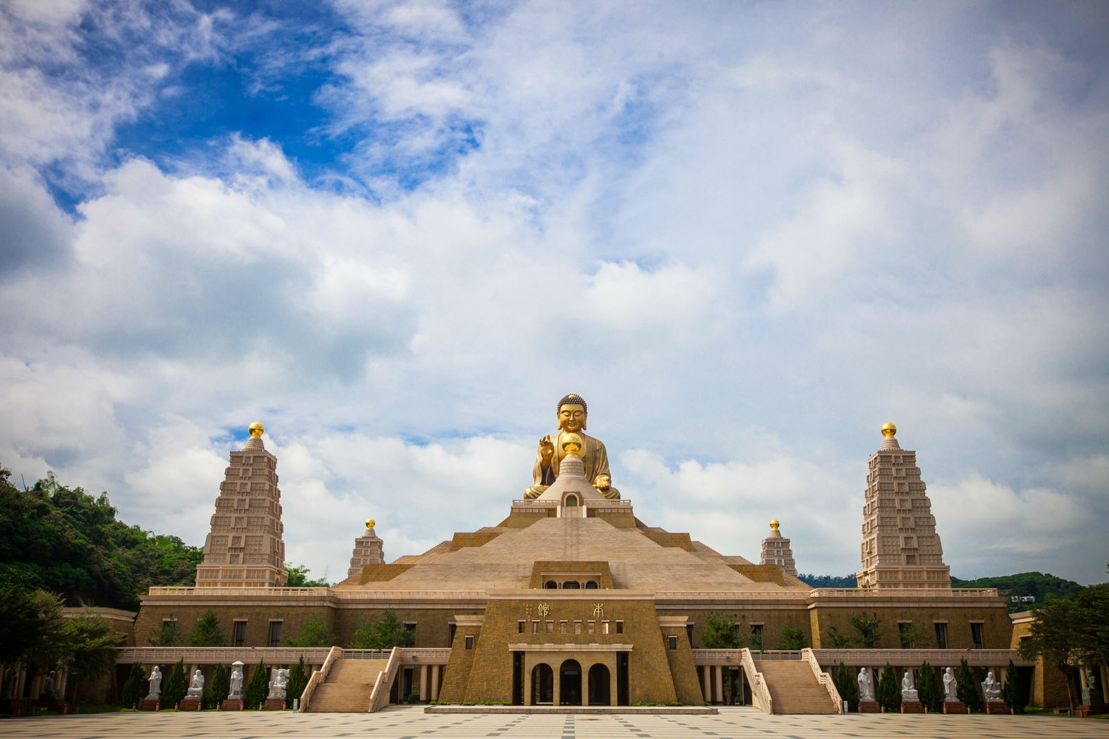 盘点非常优美的胜地,你去过高雄市佛光山,南宁青秀山吗