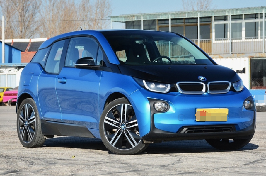 造型非常漂亮的宝马i3新能源,整体非常有运动感,整体非常不错