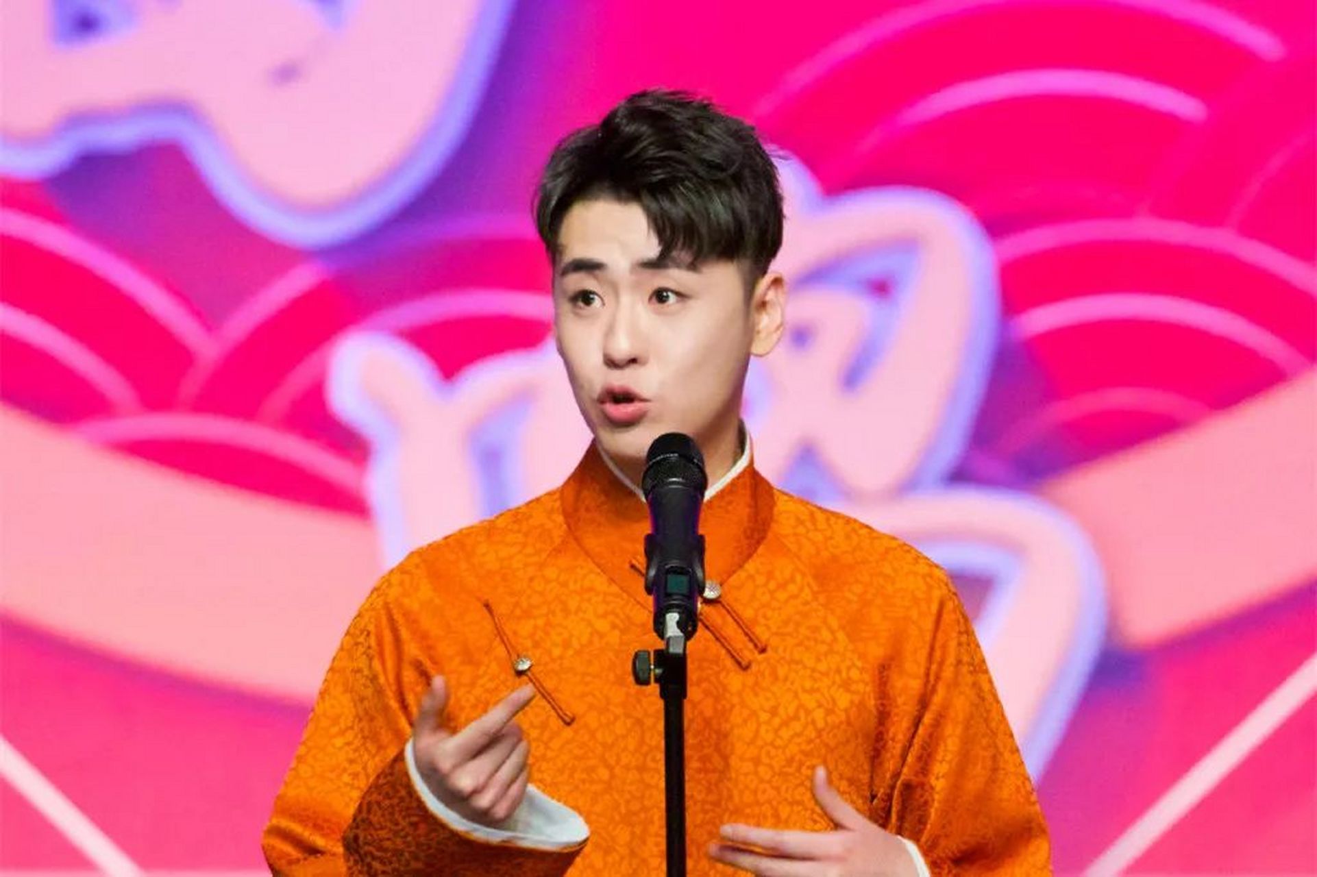 娱乐最前沿# 张云雷的绰号是这样得名的!