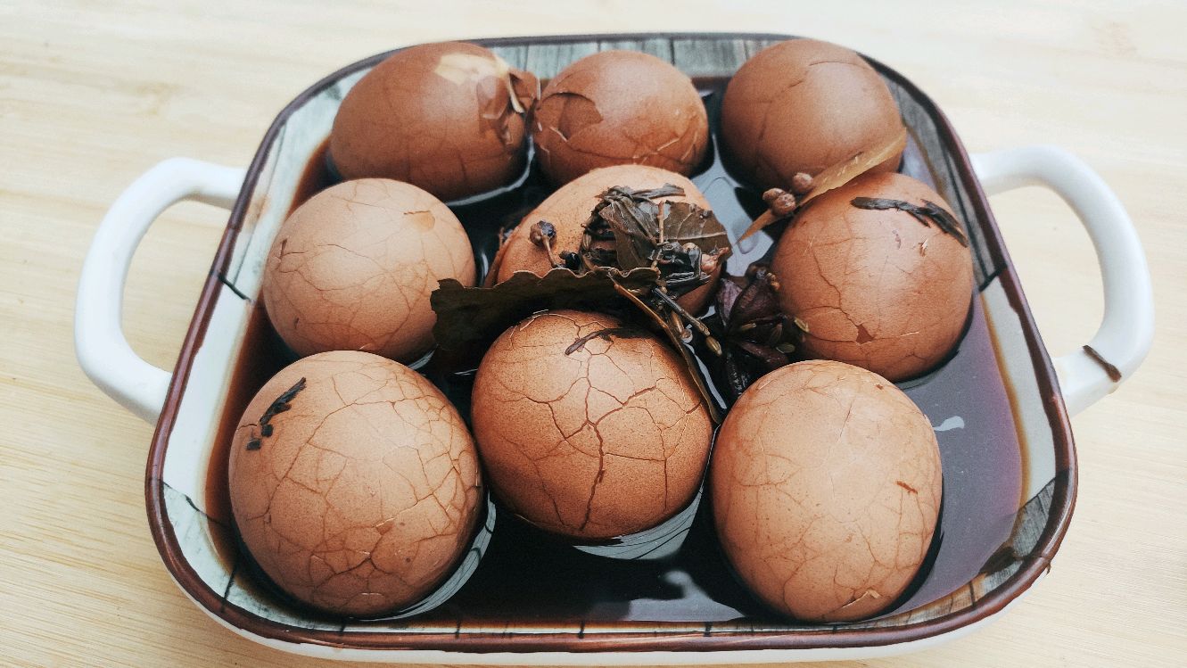 3块钱一斤鸡蛋太便宜,在家做五香茶叶蛋,比早餐店卖的好吃多了
