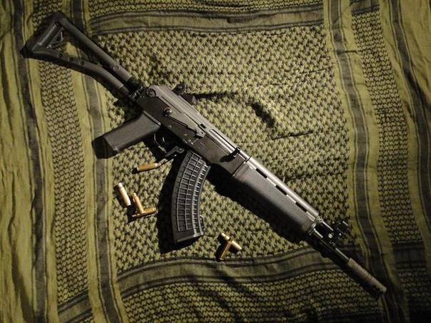 瓦尔梅特m76自动步枪,(又称lmg78型)用于芬兰山地步兵连