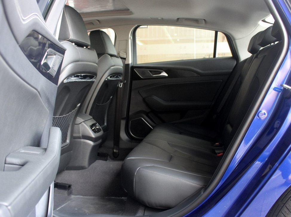 解读红旗h5之美,潮流的设计风格,回头率非常高