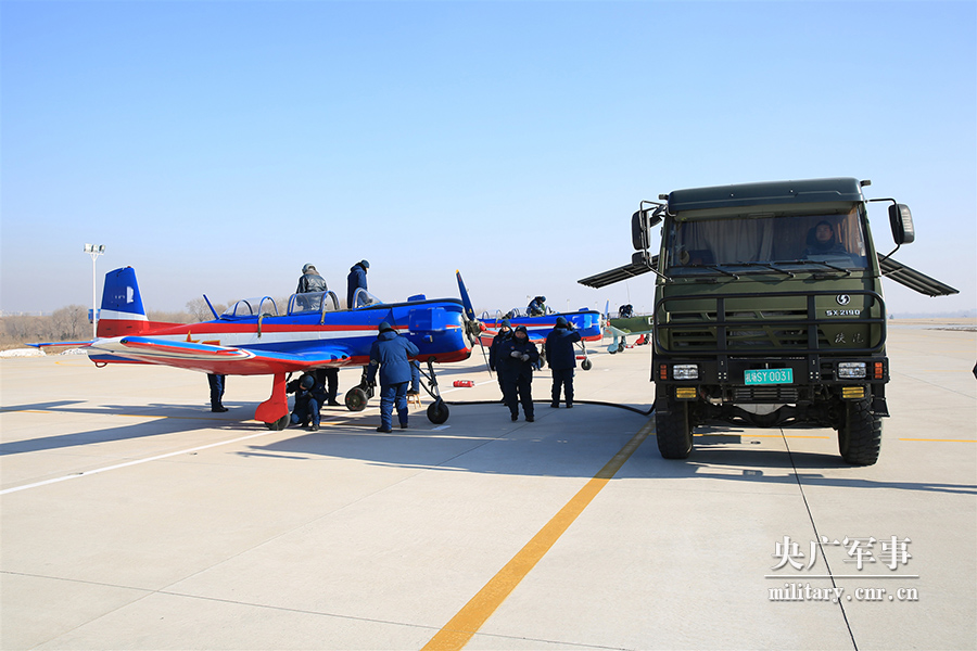 空军航空大学飞行训练基地某团完成春节后首组飞行训练