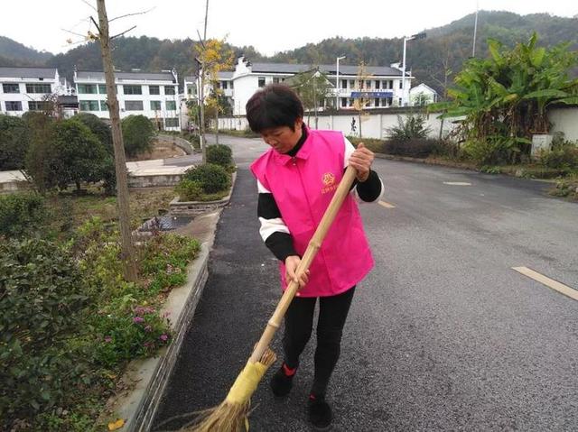 何秀娟(浦江代表风采)浦江县花桥乡林坞口村党支部书记