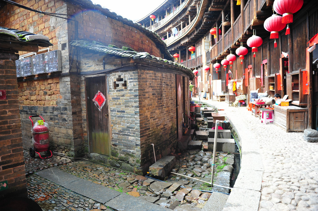 中国独一无二民居:空中鸟瞰像蘑菇内部如迷宫,被外国人视为异物