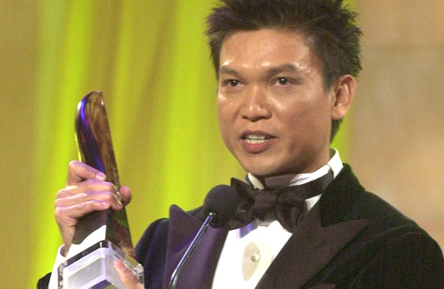 5次荣获影帝头衔,多年未婚选择了出家,如今还俗当起了餐厅义工