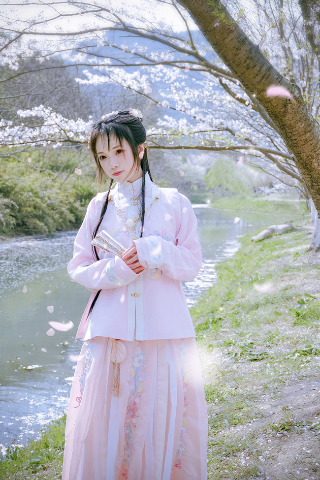 汉服古风美女,微笑的样子真是太漂亮了