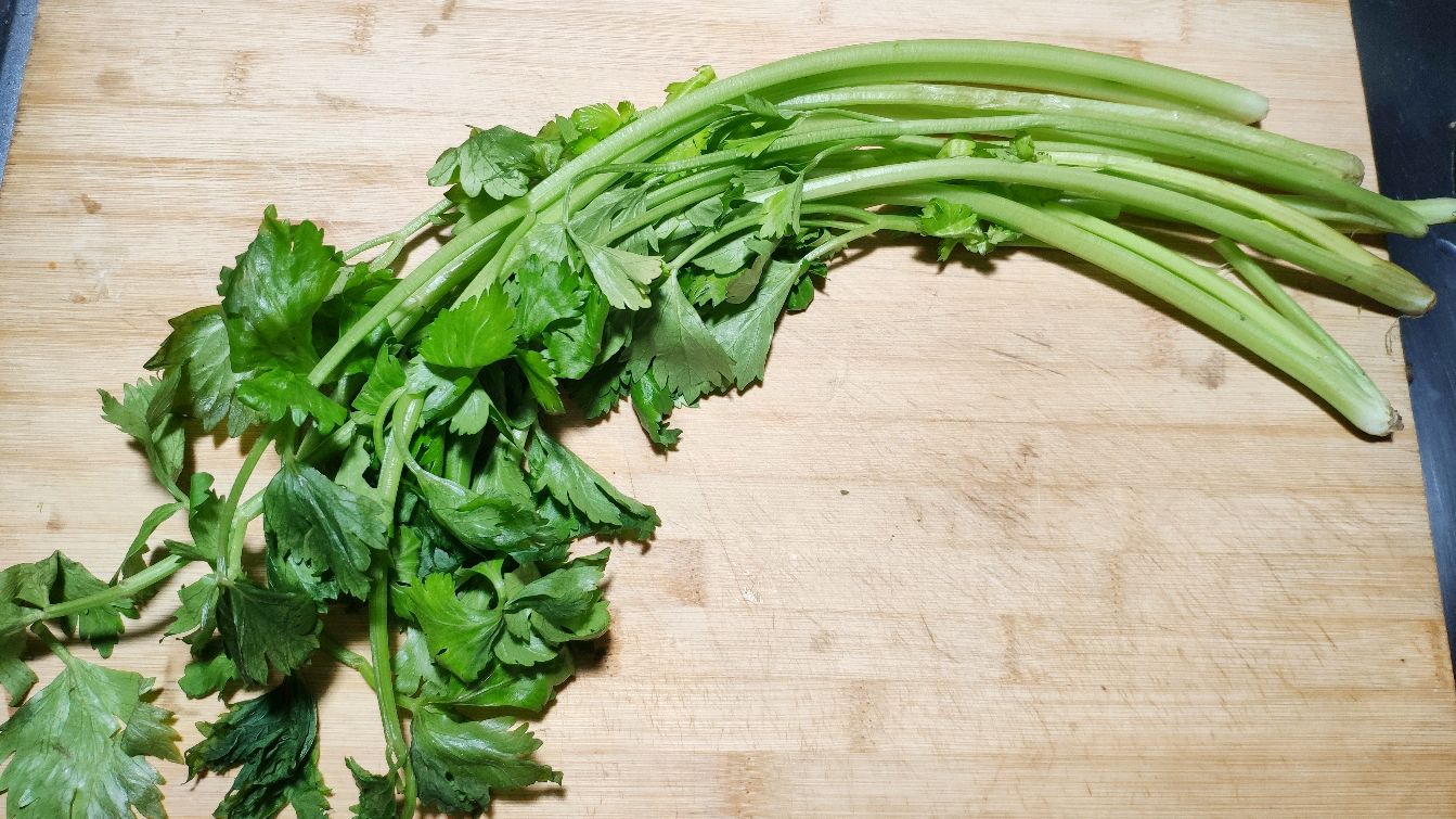 过年了,大鱼大肉容易高血压,试试这道菜,又降血压又美味