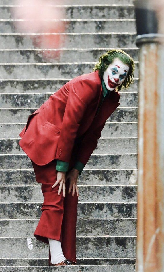 新版《小丑》杀青,杰昆·菲尼克斯还原经典"小丑"
