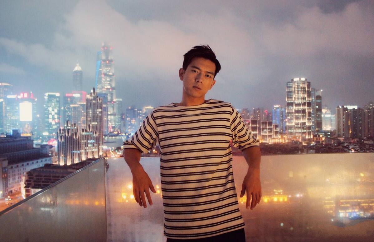 《蓬莱间》白宇参演其中,一人扮演两个角色,演技让人震惊