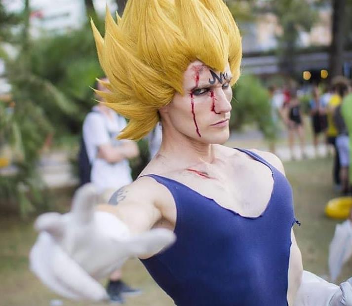 龙珠cos:岁月不饶人,布玛变成了阿姨!弗利萨逆袭,成功变胖!