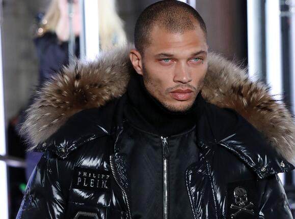 "最帅黑帮罪犯",粉丝众筹想保释,出狱后竟抛妻弃子攀上豪门!