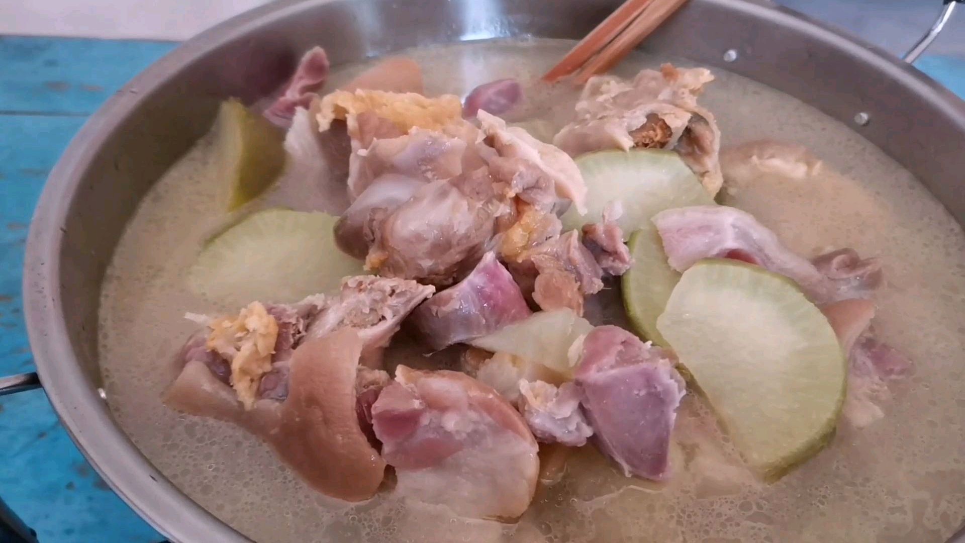 一道家乡菜信阳腊肉炖萝卜,不能简单用好吃两字形容