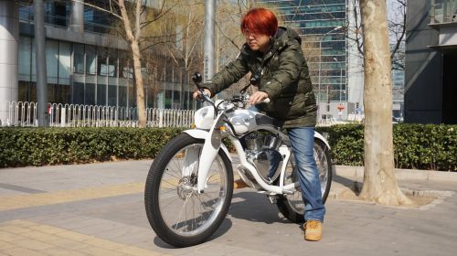 门罗电动车2.0新能源电动车评测:至轻至美 全新出行