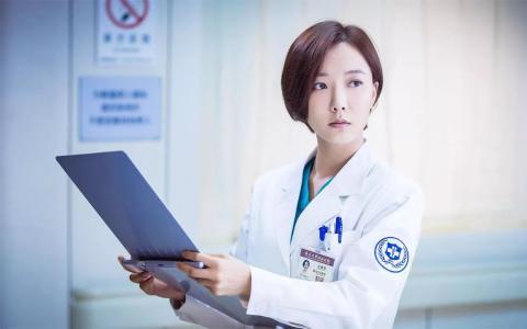 《最强医生》碾压《最强医圣》凭借超高医术,重回巅峰!