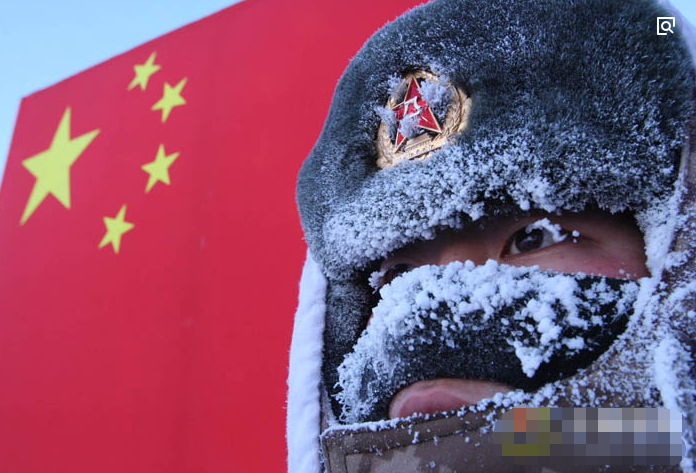 解放军零下40度还要站岗,为啥不能装摄像头?看完才知道用心良苦