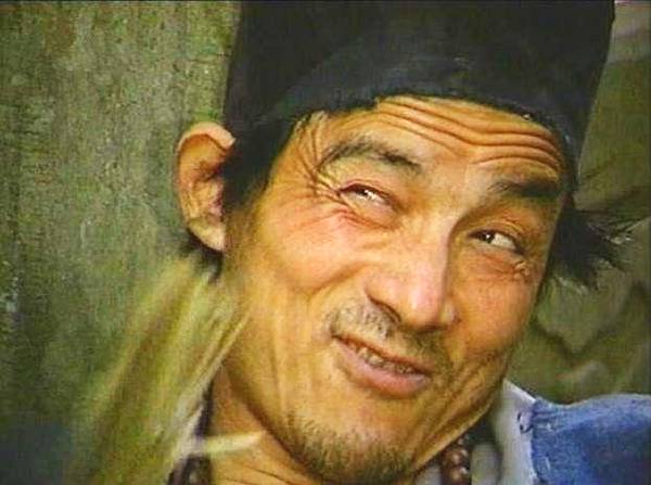 游本昌的人生比济公更传奇,52岁的他饰演济公,85岁开抖音,洋气
