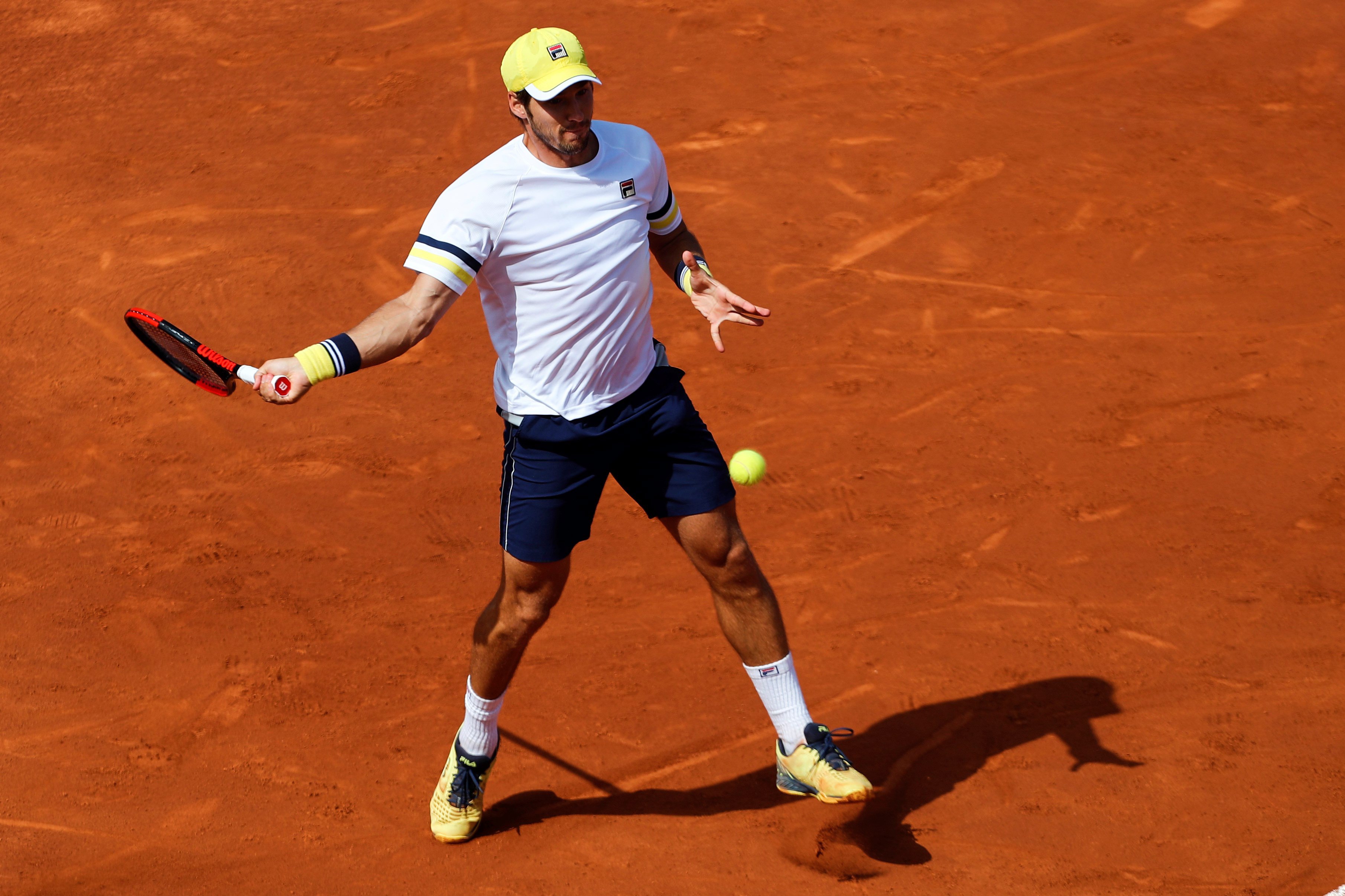 网球——巴塞罗那公开赛:洛佩斯晋级(2)