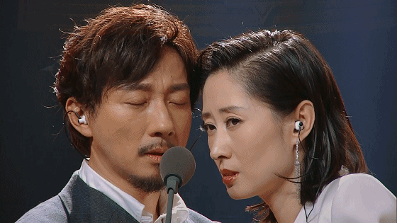 7年主妇,37岁离婚,40岁爆红,刘敏涛告诉你中年妈妈就得认命?