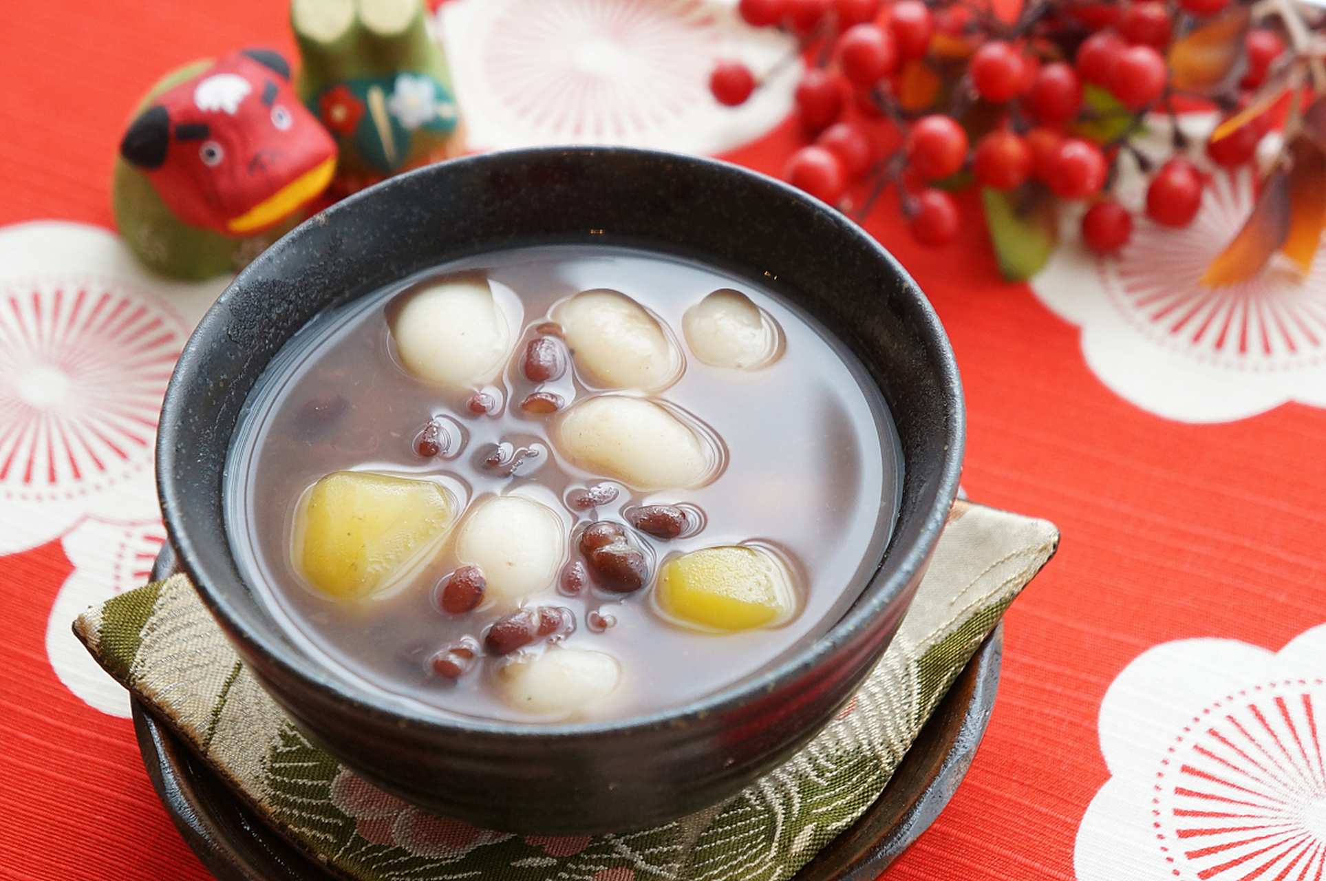 芋头糖水是一道美味的甜品,煮软糯不烂的技巧包括选择质地较软的芋头