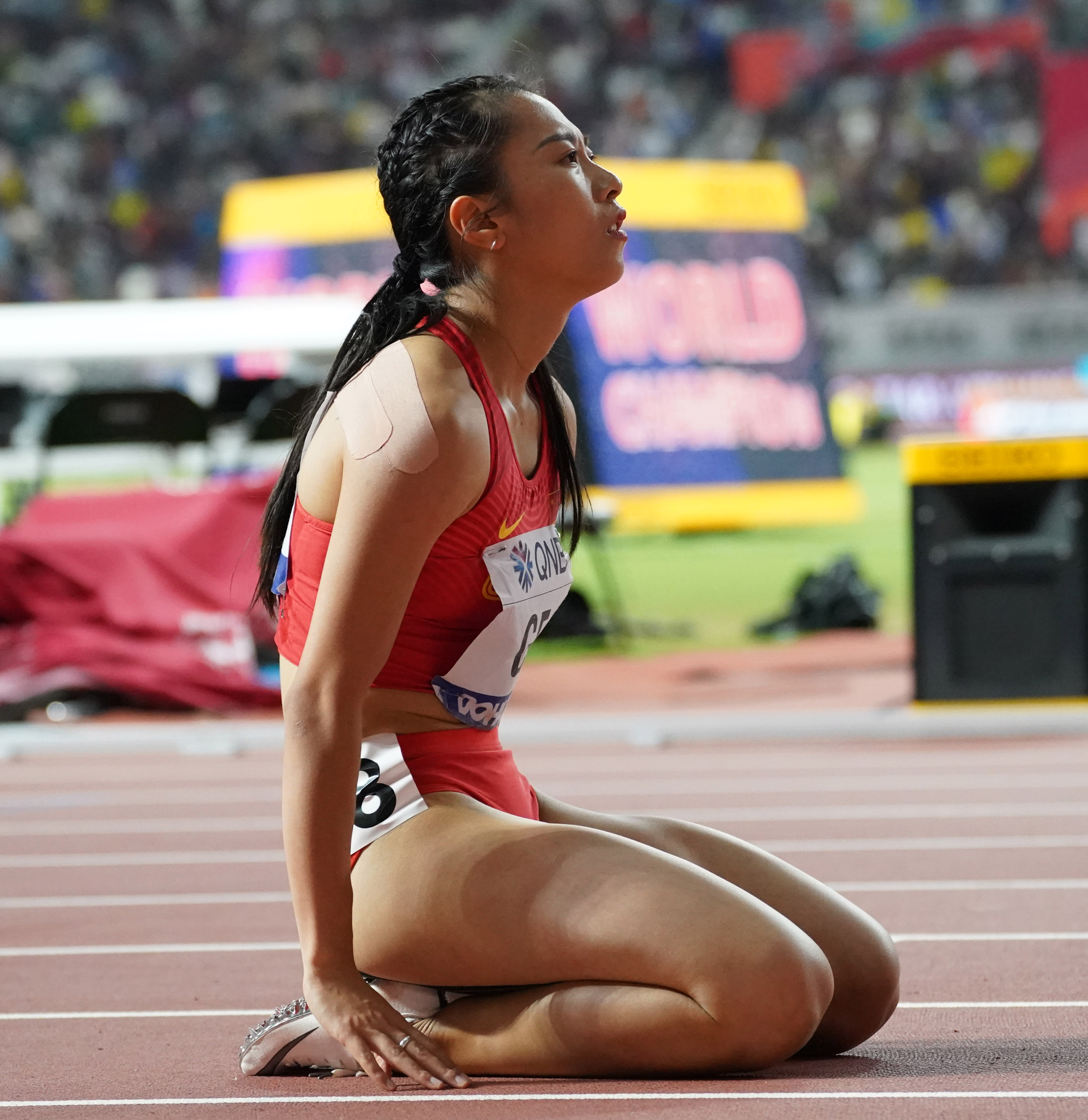 田径——女子4x100米接力决赛:中国队因犯规被取消成绩(6)