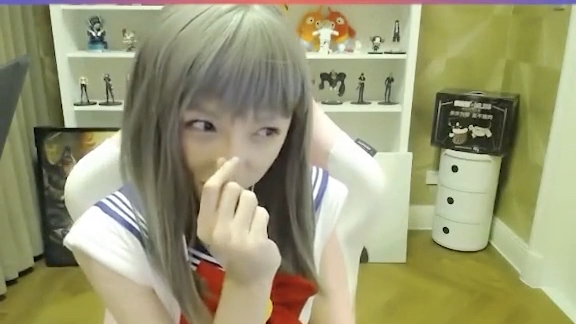 麻辣香锅的女装直播简直太辣了!