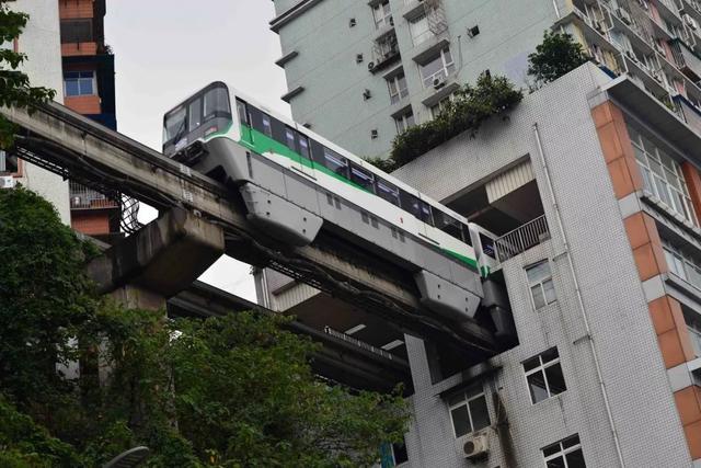 彩色s型公路位于涪陵红酒小镇,是景区对外免费开放