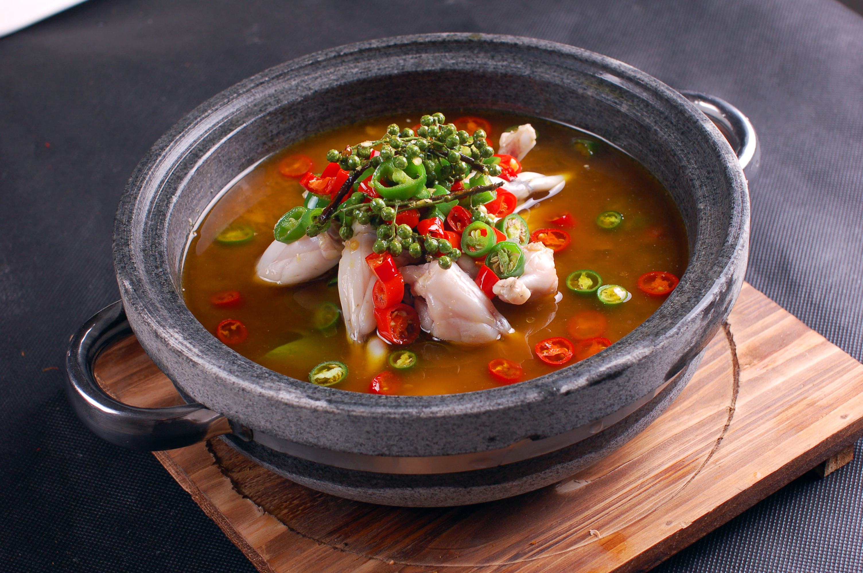 每日推荐六道菜:让你一口气吃两碗饭的菜品推荐 石锅美蛙