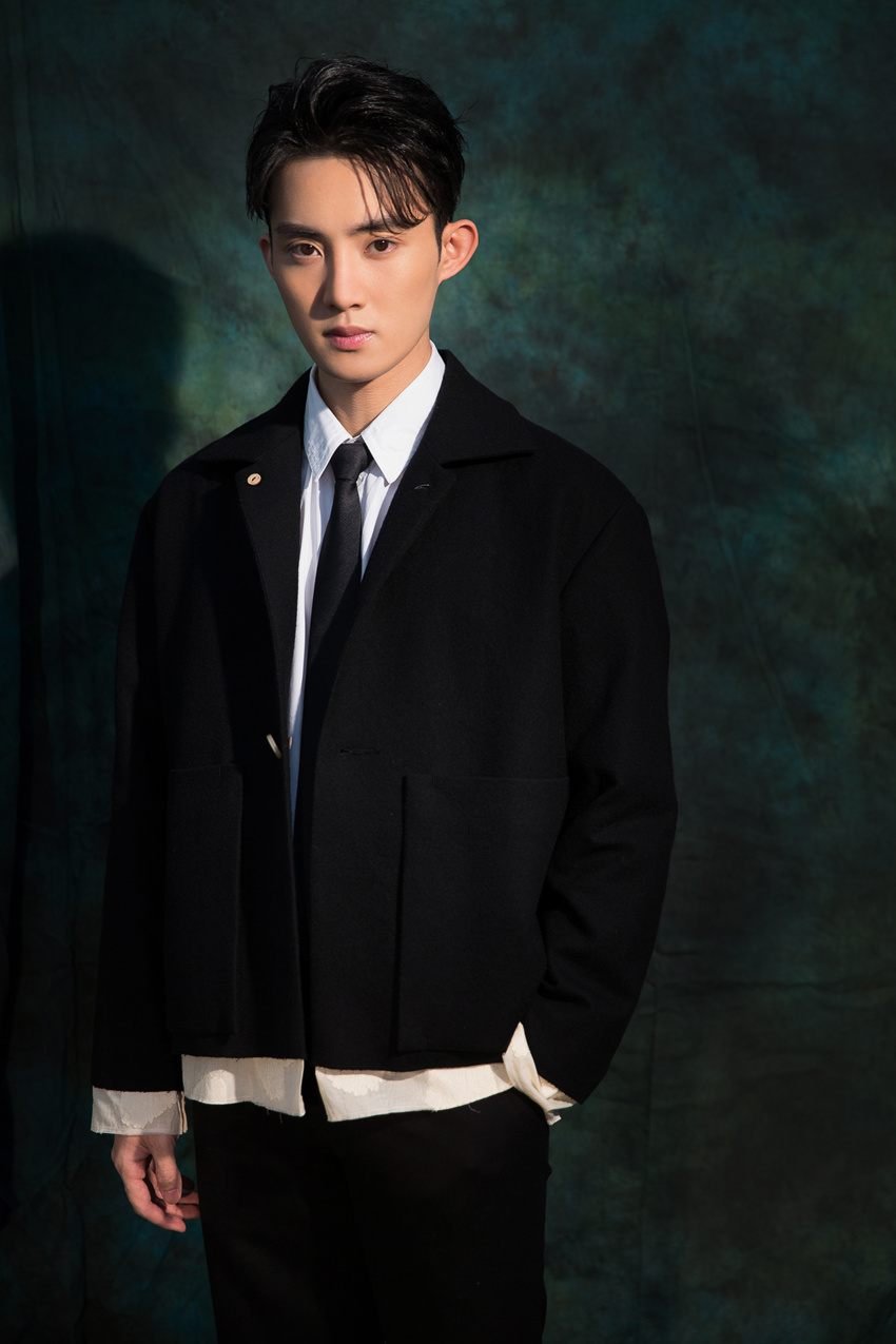 陈名豪助阵时尚盛典 新锐少年诠释有young态度