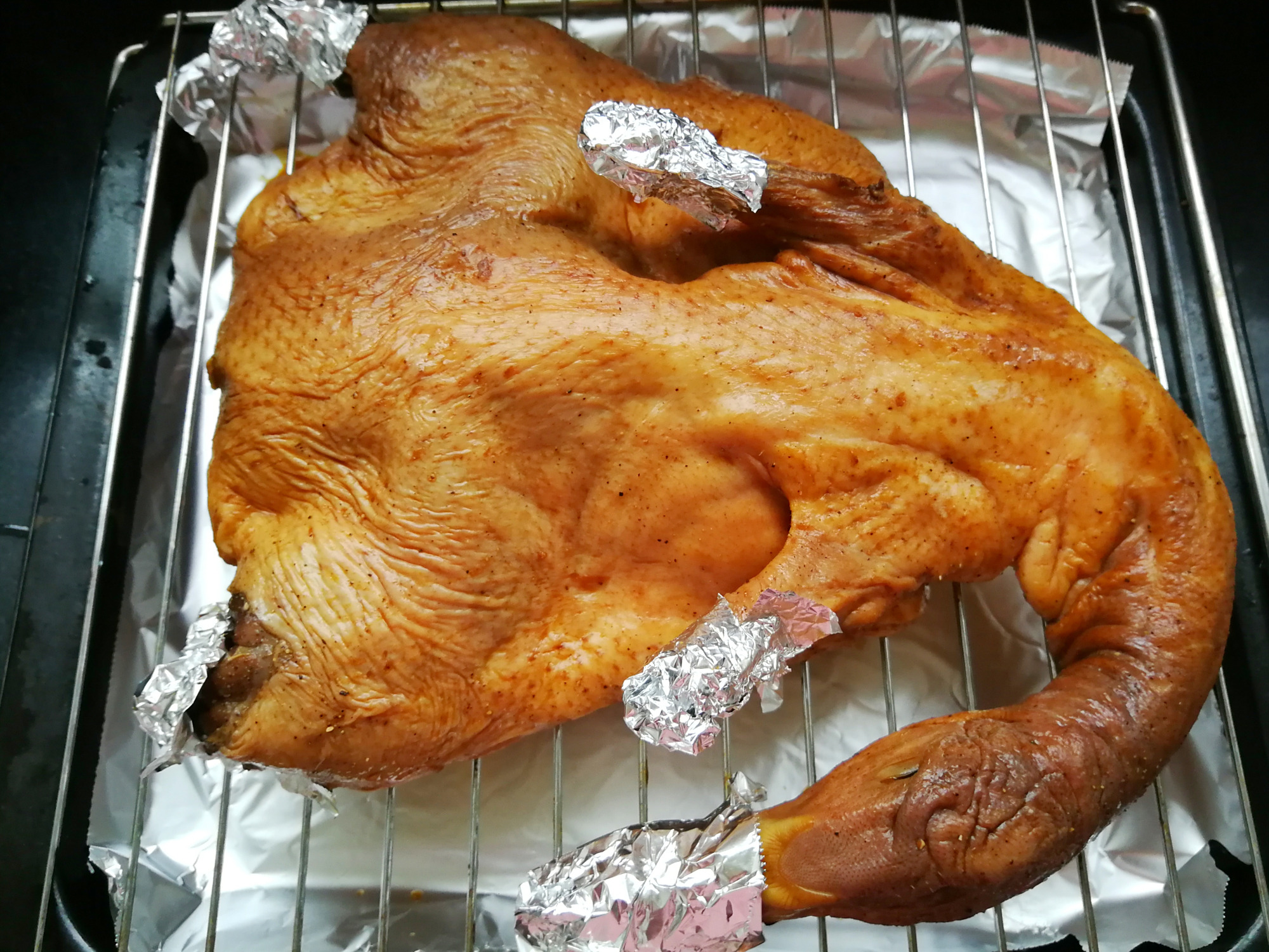 在家自制烤鸭,掌握两个窍门,外酥里嫩,肥而不腻,好吃又实惠