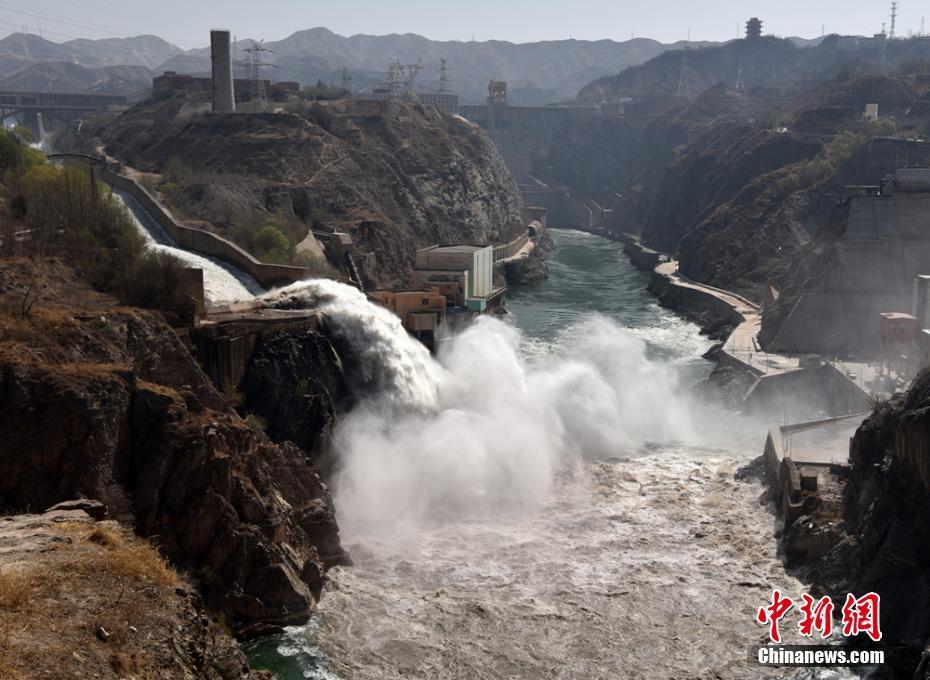 刘家峡水电站水库图片