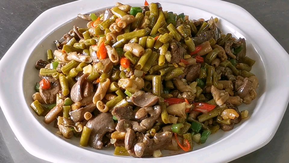 要想鸡杂开胃下酒又下饭,雄哥教你来搭配