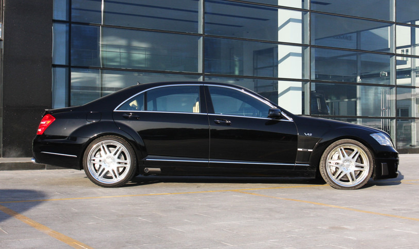 巴博斯s级2013款s800,硬朗的外观,可以让人激发对汽车的喜爱