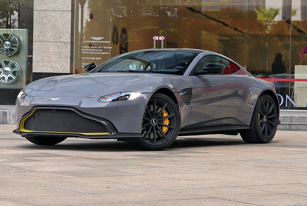 v8 vantage2018款4.0t基本版品读,独特的设计,符合大众的审美