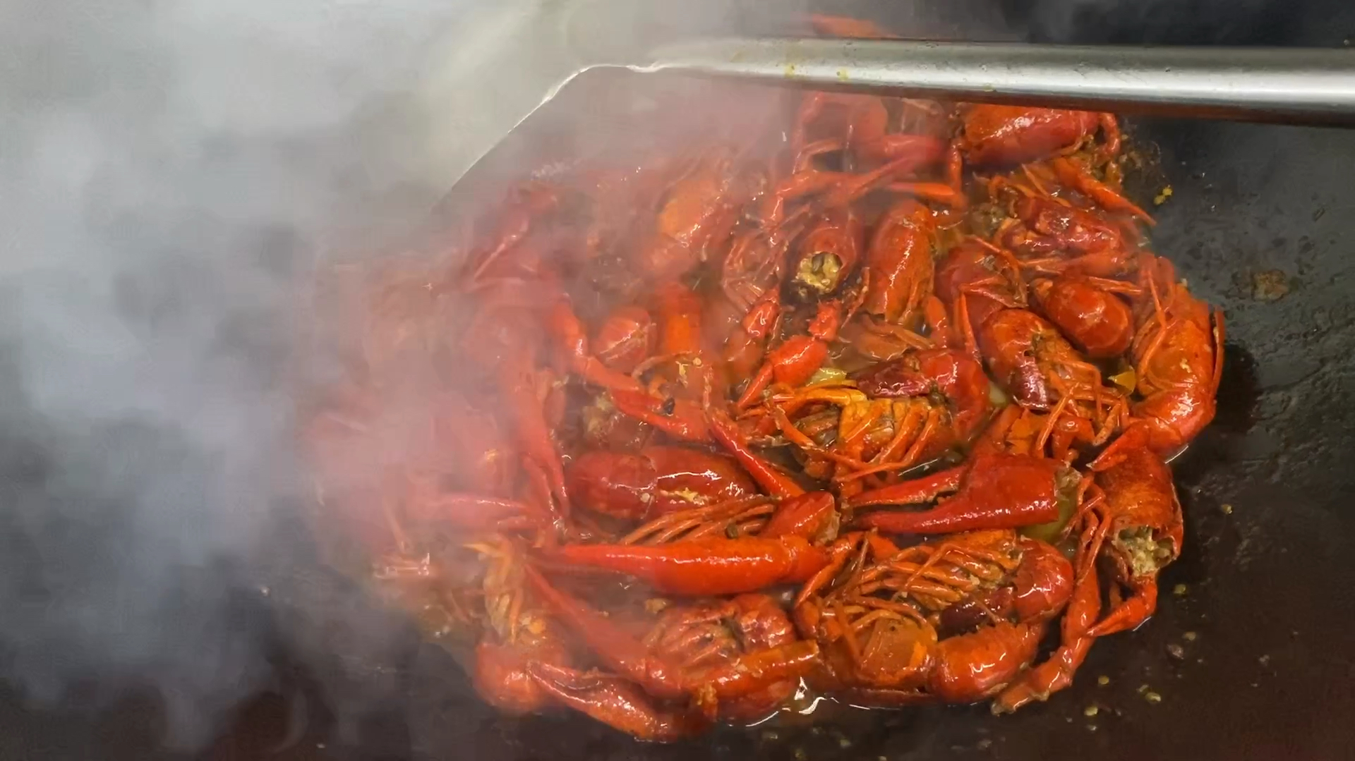 大厨公布“武汉油焖大虾”的制作方法,毫无保留与大家分享