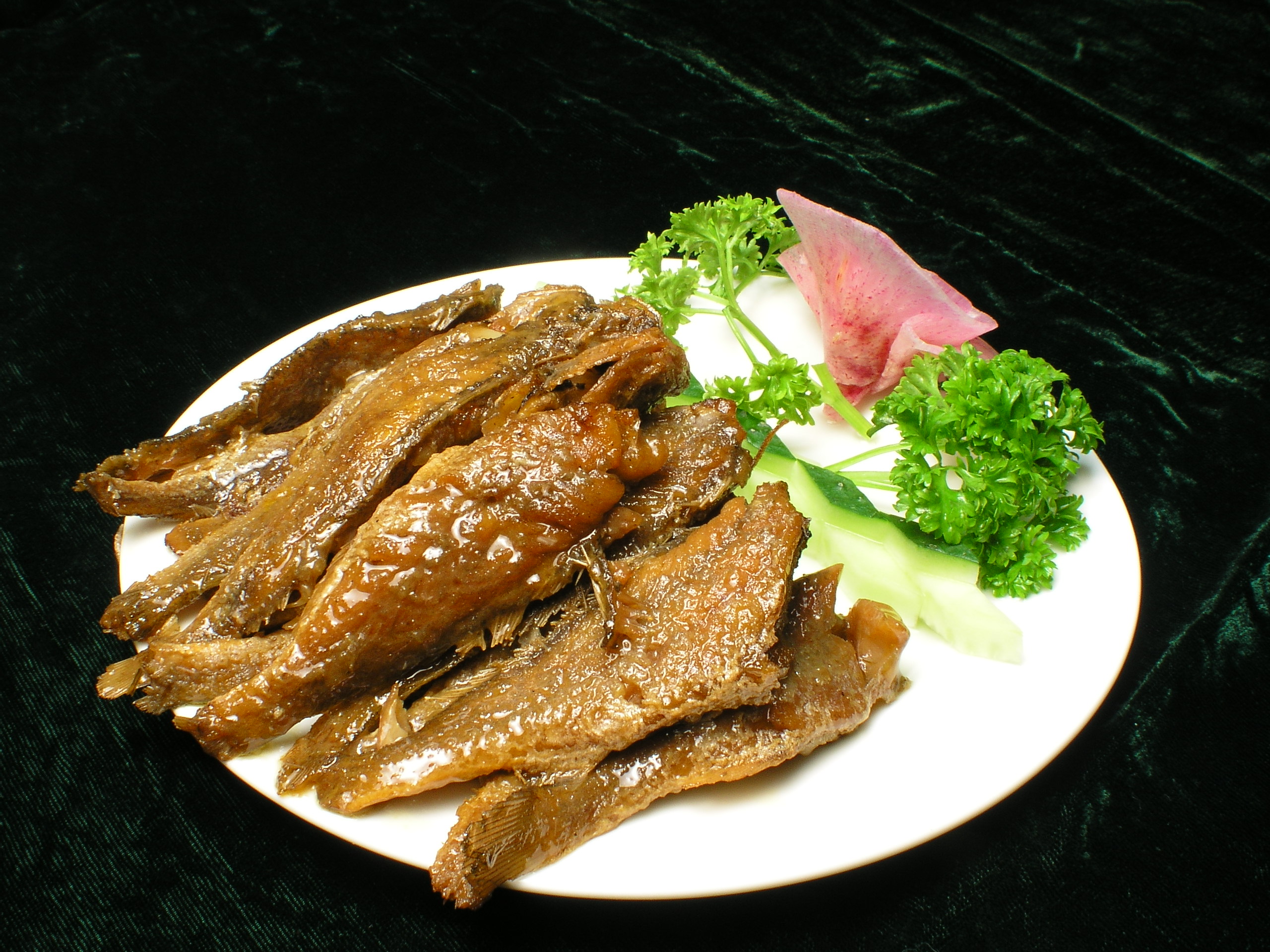 美食新花样:给你推荐六道用鱼做的佳肴,好吃又滋补 焖酥鱼