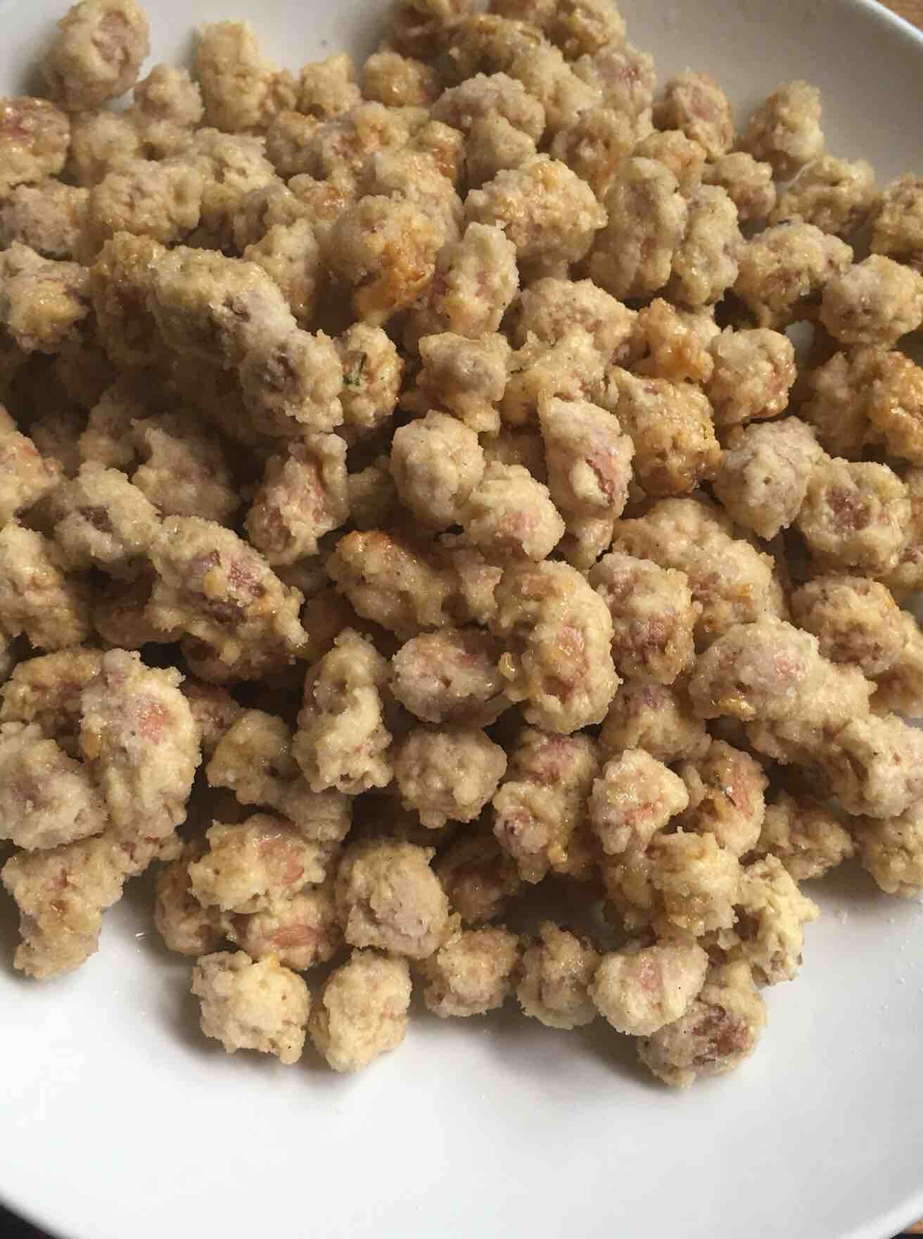 炸花生米的诀窍,这"3种料"缺一不可,不管配什么都好吃