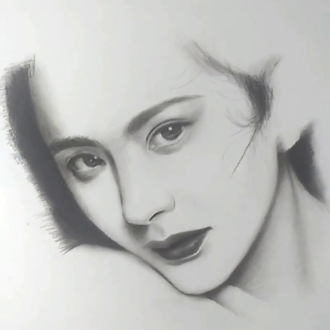 大佬素描杨幂,直接从嘴开始画,看到成画网友:杨幂想去植发!