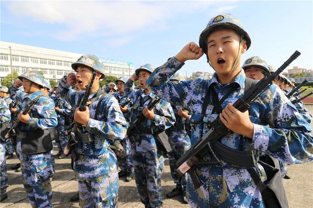 海軍新兵授槍儀式,一起看看軍人專屬的成人禮