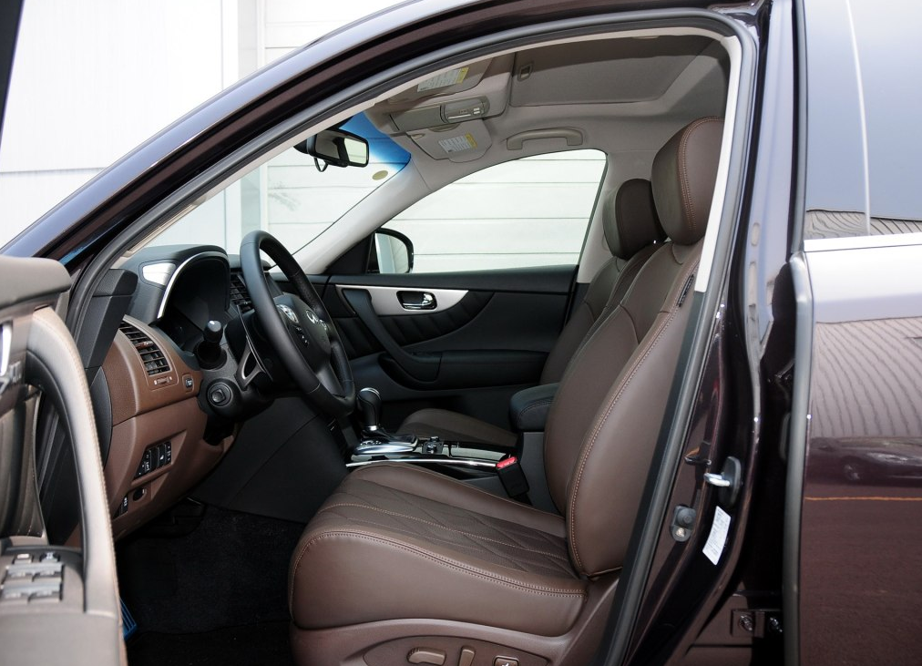 给大家解读一款英菲尼迪fx,霸气外观,一起了解