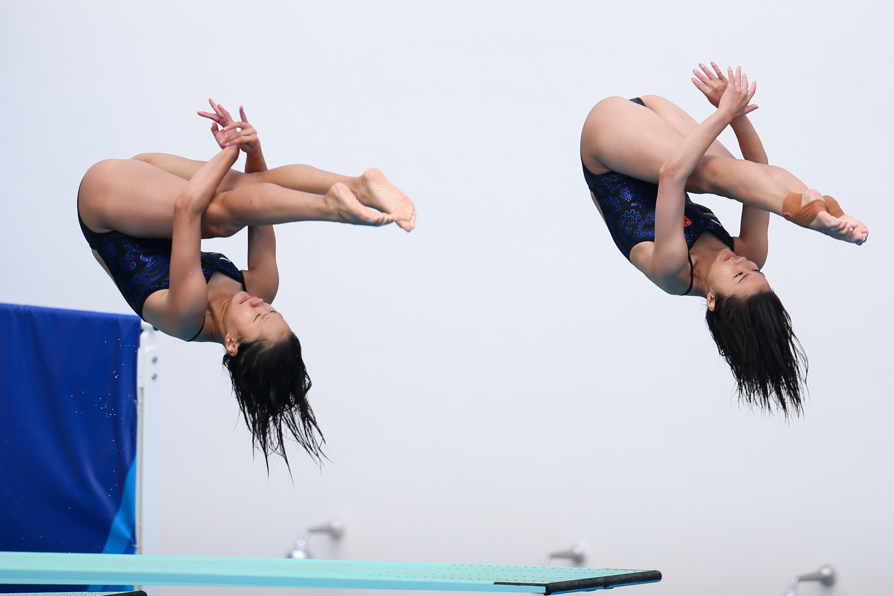 2021女子双人跳水图片