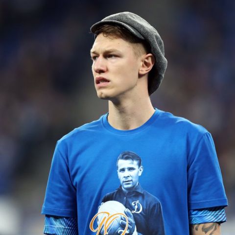 纪念雅辛诞辰90年!莫斯科迪纳摩球员戴上标志性鸭舌帽