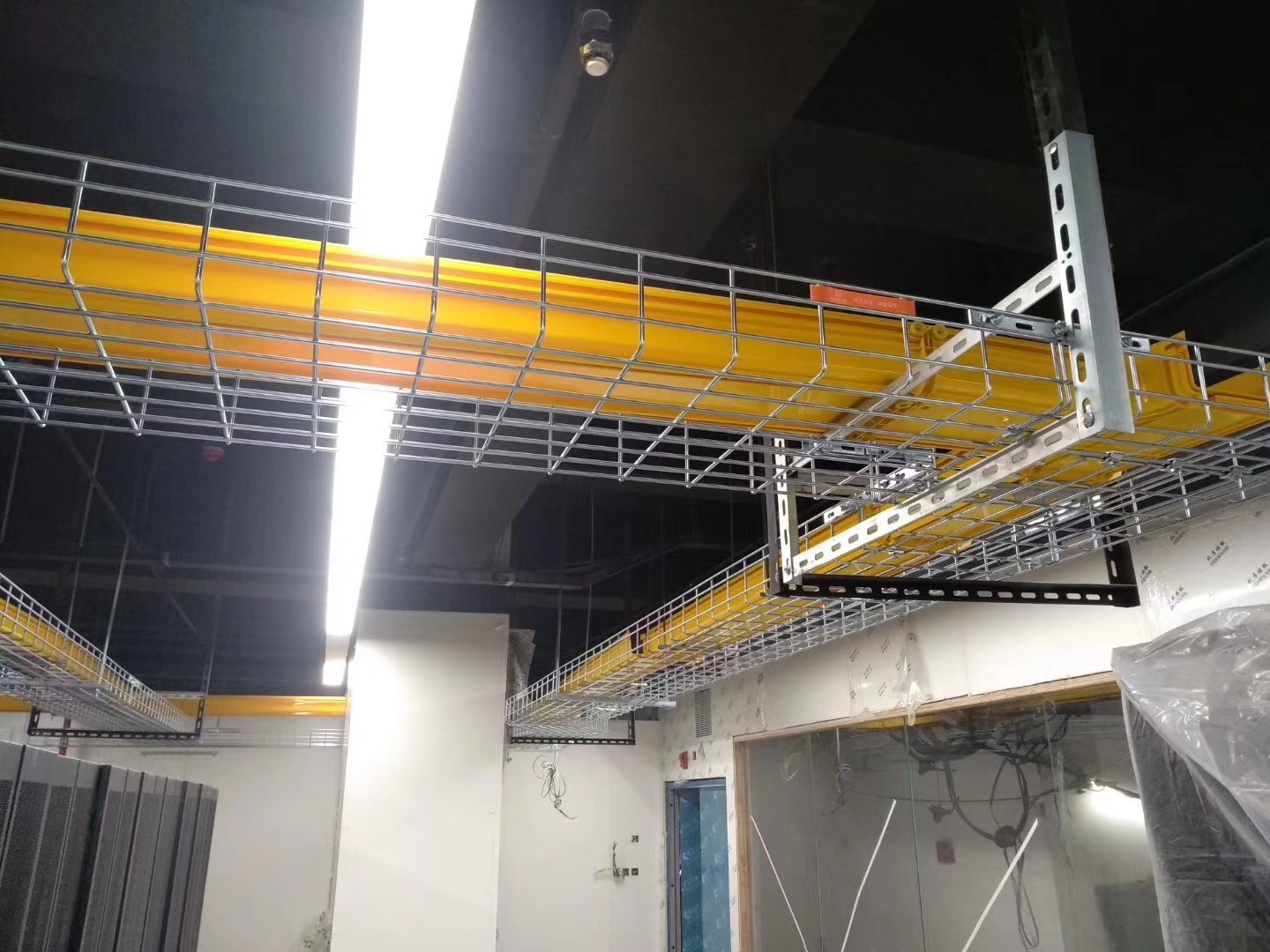 网格桥架在数据机房中的应用