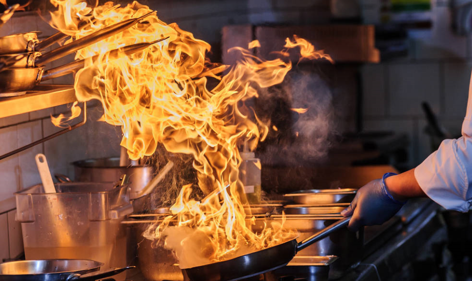 厨师炒菜为什么总要把水龙头开着?厨师告诉你答案