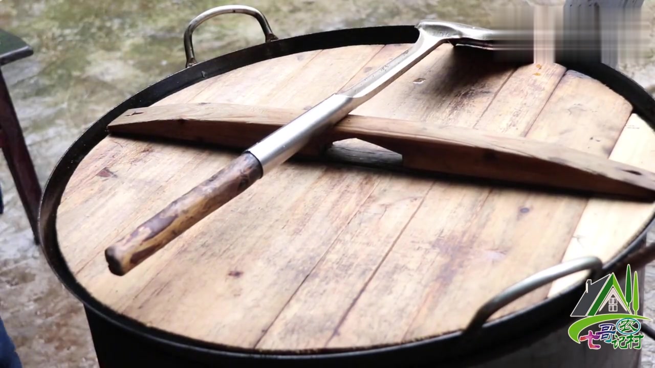 这才是真正的“干锅鸭”,不加一滴水香麻辣脆,收藏了